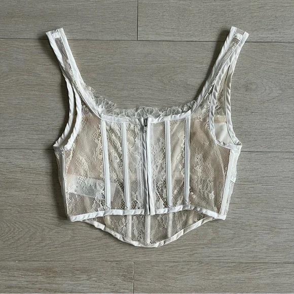 STEELE brand white lace corset bustier. Size XS. Worn once. Perfect Condition. W - Picture 4 of 6